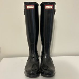 Hunter Rain Boots in Black Gloss